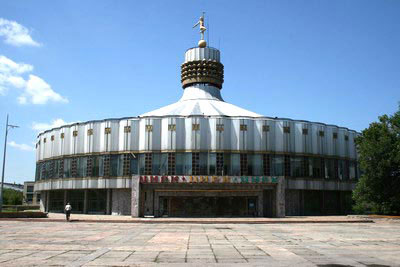 Карагандинский цирк (Казахстан)